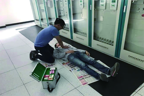 配電柜廠家,配電柜觸電急救措施